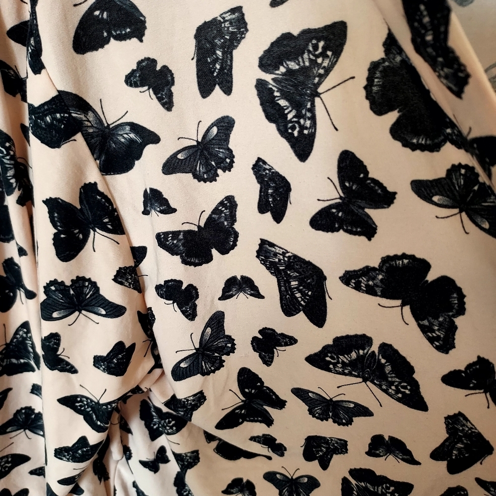 Xhilaration blush pink robe butterflies Large/XL Loungewear Cozy Relaxed Fit - Picture 2 of 9